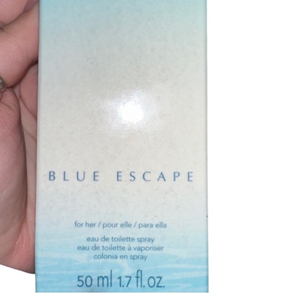 Avon Blue Escape For Her 1.7oz Discontinued Women's Eau de Toilette Spray NIB - Picture 3 of 3
